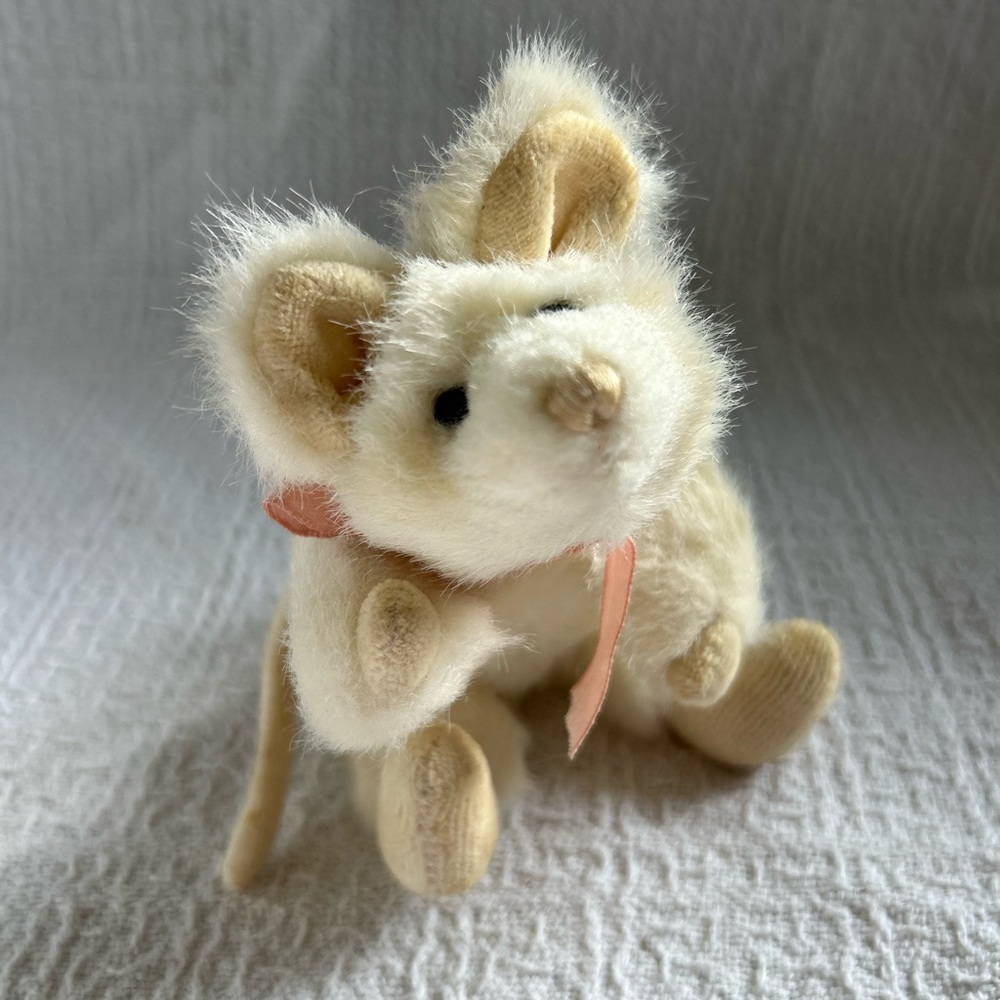 Vintage Brie the White Mouse Plush by Boyd’s Bears - Picture 3 of 6